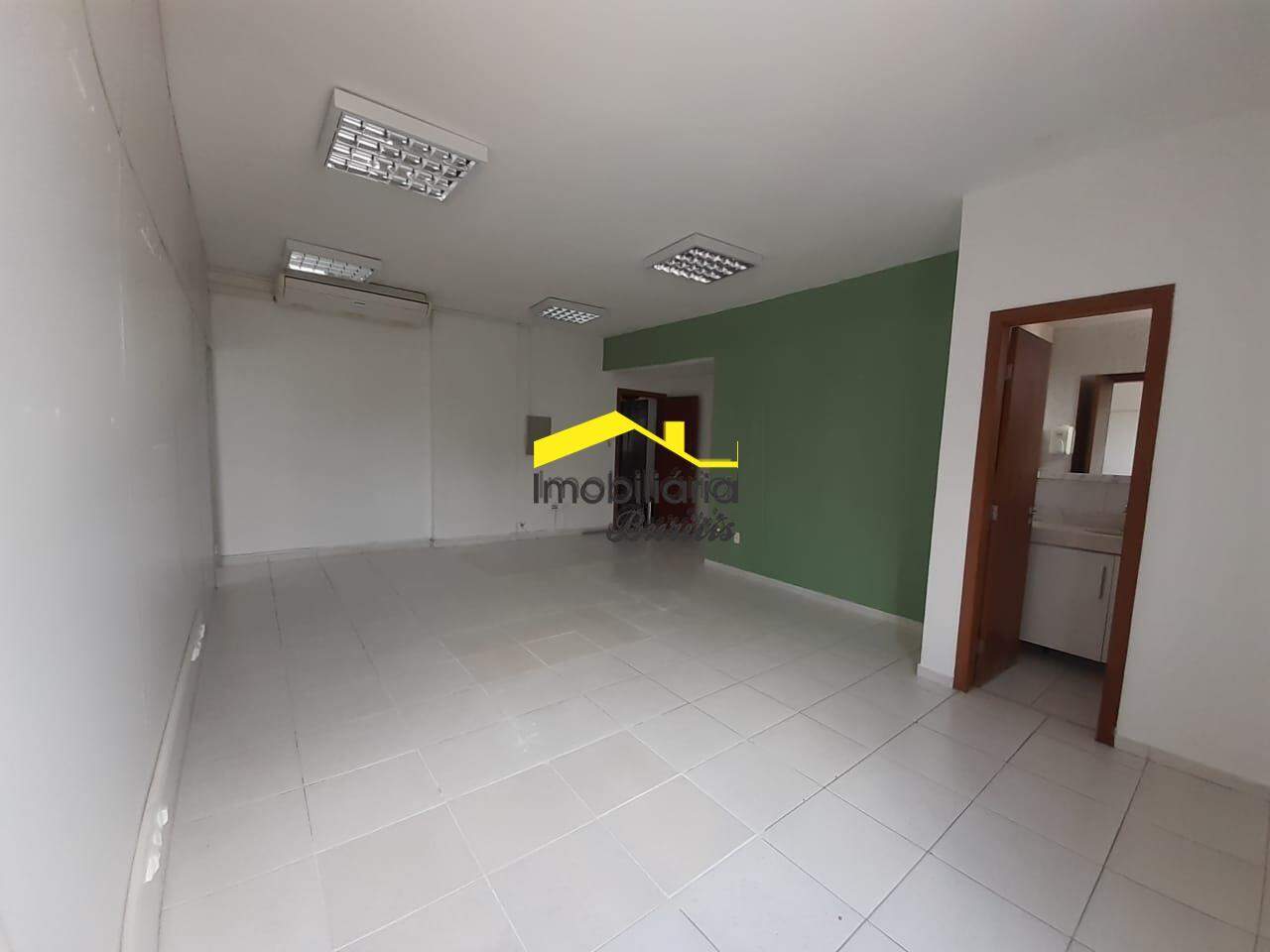 Sala para aluguel no Buritis: 